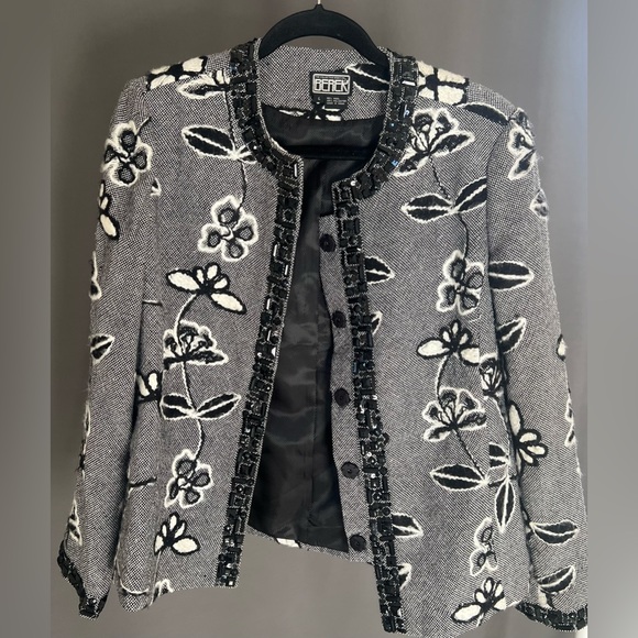 The Collective Works of Berek 2 Black/White Floral Large Jacket - Picture 1 of 4